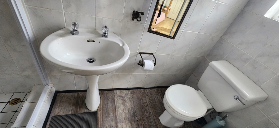 To Let 2 Bedroom Property for Rent in Tokai Western Cape